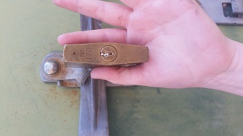 Broken Lock paint