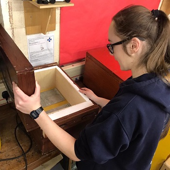 bethan preparing boxes